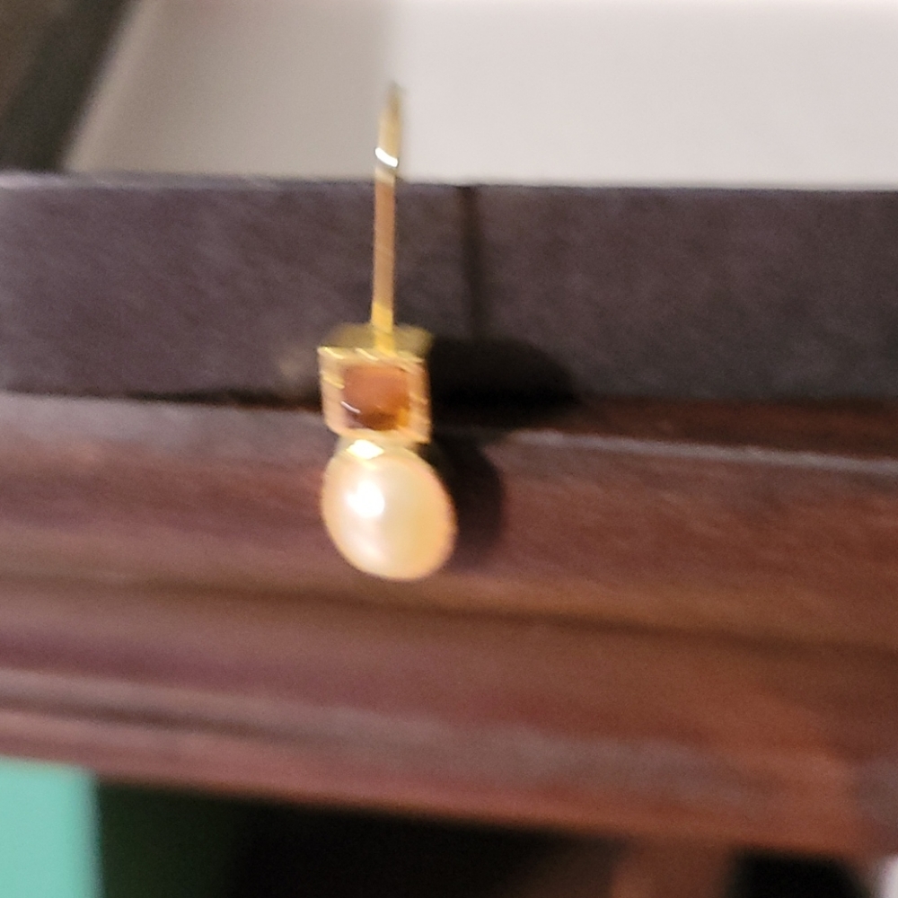 Costume Jewelry - Picture 5 of 8